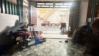 Cho thuê nhà lầu trệt sân oto 90m2 gần ngã ba ông xã Dĩ An