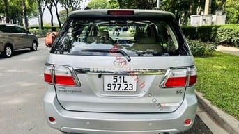 Toyota Fortuner 2.7V 4x4 AT 2009 màu bạc