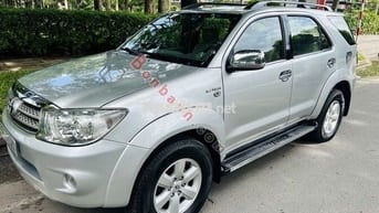 Toyota Fortuner 2009 – Số tự động, máy xăng, 2 cầu