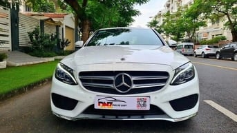 Mercedes C300 AMG 2018, Trắng tinh bao chuẩn