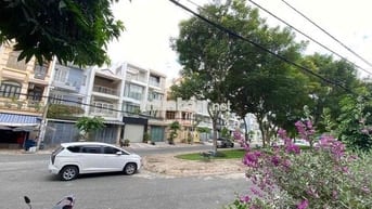 Cho thuê nhà nguyên căn đường 30 KDC TÊN LỬA đối diện CV giá 19tr