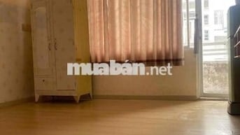 Chính chủ cho thuê nguyên tầng 3. Nhà đẹp giá rẻ.