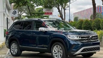 VOLKSWAGEN TERAMONT màu xanh 2023