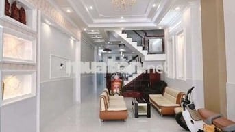 Nhà 2 lầu tuyệt đẹp full nội thất KDC Hồng Phát