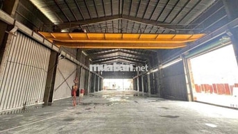 Cho thuê kho xưởng có cẩu trục. 900m, đường cont 24/24, bãi cont rộng