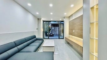 Bán nhà Nguyễn Thái Sơn-SHR-DT:43,5m giá 5,99tỷ lh:0974945908 sang