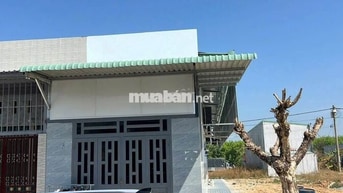 CẦN BÁN DẪY TRỌ Ở VĨNH TÂN - TÂN UYÊN DT 160M2 GIÁ CHỈ từ 1,35 TỶ. SHR
