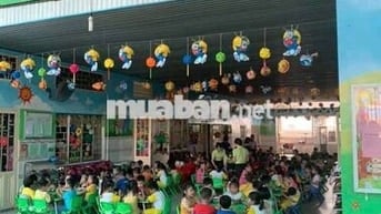 Trường học 1600m mặt đường liên huyện
