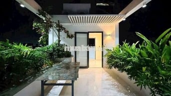 Bán gấp nhà Lô Góc KINH DOANH Hoàng Diệu 2 Thủ Đức 64m2,4T, chỉ 10 tỷ.