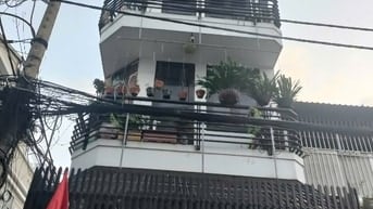 BÁN NHÀ KHU NGUYỄN CỬU ĐÀM . HẺM ĐỐI DIỆN TRƯỜNG CẤP 3 TÂN BÌNH 4 Lầu 