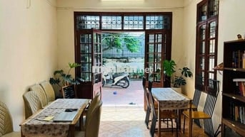 văn phòng, lớp học có máy pha cà phê