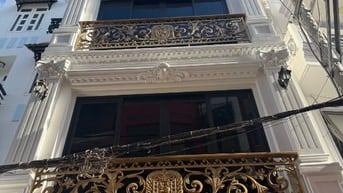 Nhà 4 Lầu thiết kế cổ điển HxH Trần Quang Diệu p14, Q3, DT: 4.5x10m