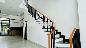 CHO THUÊ NHÀ:
TRỆT 3 LẦU MỚI TUYỆT ĐẸP - FULL MÁY LẠNH
- KDC HƯNG PHÚ