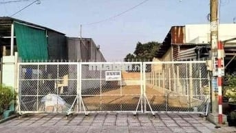 Giờ cần tiền gấp nên bán luôn miếng đất xây hàng rào