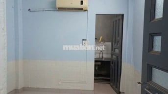 Phòng như hình ngay chợ Bà Chiểu có máy lạnh bếp WC riêng trong phòng