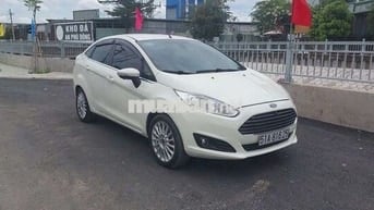 Gia đình cần bán xe ford fiseta 2014 số tự động