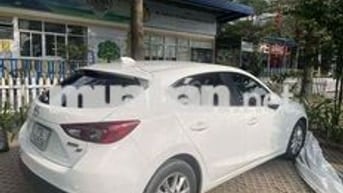 Mazda 3 2015 1.5 AT Hatchback - 100000 km