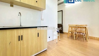 Cho thuê căn hộ 2pn gần ngã tư Lạc Long Quân - Âu Cơ
