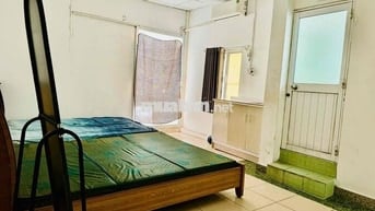 Phòng trọ sân thượng 30m2 ban công  hẻm 159 phạm văn hai p5 tân bình