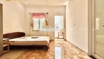 Ban công 40m Full nội thất mới Hoàng Hoa Thám Tân Bình an ninh.