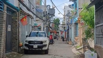 Xe hơi đỗ cửa, ngang hiếm 8m, 200m2, Phạm Hữu Lầu Q7, chỉ nhích 9 tỷ.