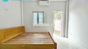 PHÒNG BAN CÔNG GIÁ RẺ SÁT BÊN ĐẠI HỌC CÔNG THƯƠNG CHỈ 5P ĐI XE