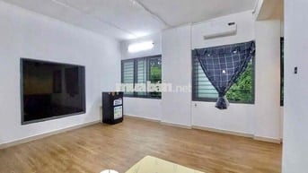 Studio Cửa Sổ Trời Siêu Mới Full Nội Thất Cao Cấp Trung Tâm