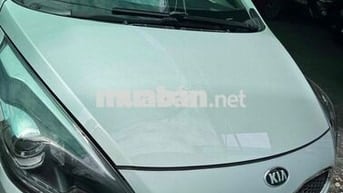 Kia Rondo 2016 1.7 DAT - 100000 km
