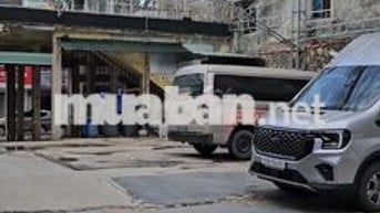 Cho thuê Mặt tiền 10x10m có sân thượng 150m2