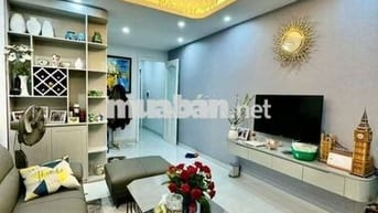 Bán nhà phố Phạm Ngọc Thạch, oto đỗ cửa, 46m * 5 tầng, gần phố.