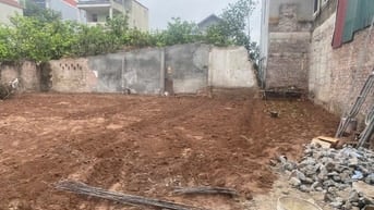 Bán 300 m2 đất thổ cư, pháp lý sạch, ngõ ô tô, cách đường lớn 50m