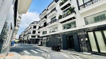 Nhà Mới Xây 100% DT 220m2 1Trệt 1Lửng 3Lầu 5Pn 5Wc Sẳn Máy Lạnh