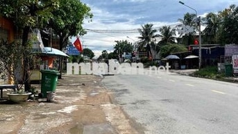 bán gấp nhà mặt tiền đường buôn bán kinh doanh