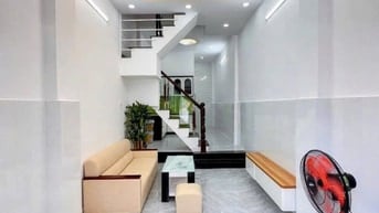 Nhà ngộp Trịnh Đình Trọng, Tân Phú / 64m2 / 2 tỷ 590 triệu / sổ riêng