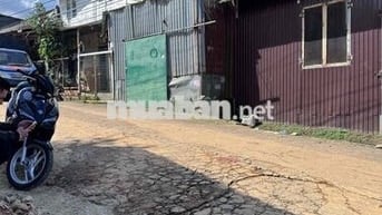 Bán đất mặt tiền tặng nhà Câp 4  hẻm  An Sơn p4- Đà Lạt