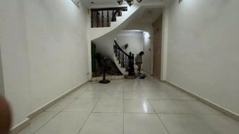 Nhà 4T hai mặt thoáng P/Lô víp Nguyễn Chí Thanh vỉa hè ngõ 6m sát Mp 