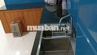 Nhà mới ,cách 40m  đi bộ ra st metro, 2pn có ban công, sân xe may