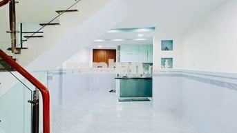 BÁN NHÀ DT 50M2 - HẺM XE HƠI - SÁT MẶT TIỀN HOÀNG DIỆU - PHƯỜNG 8, Q 4
