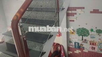 150m2, tầng1": 1pkhách1păn+bếp+tolet,lầu bankong P.khách 2.P.ngủ,tolet