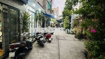 Bán nhà hẻm xe hơi cạnh đường Lê Văn Quới, 52 m2, giá 78tr/m2