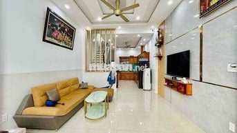 Bán nhà ngay chợ thạnh xuân hẻm xe hơi quận 12