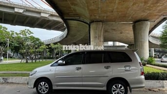 Toyota Innova 2014 E - 99000 km