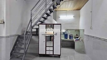 CHO THUÊ NHÀ - 1 TRỆT 1 LẦU - 2PN - GẦN CHỢ BÀ CHIỄU - ĐH VĂN LANG