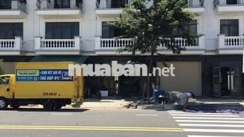 Bán gấp căn shophouse nằm ngay mặt tiền 22m giá chỉ 1ty200