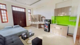 PHÒNG BAN CÔNG 30M2 - FULL NỘI THẤT SIÊU THOÁNG