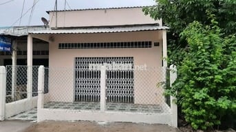 Căn nhà cấp 4, số 65 đường Nguyễn Việt Hồng, xã Châu Thành (Ngã Sáu)