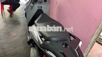 Em muốn bán lại chiếc xe máy SH350i đời 2023 odo 1