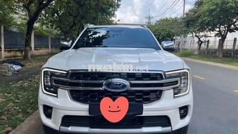 Ford Everest 2024 Titanium 2.0 AT 4x2 - 9000 km
