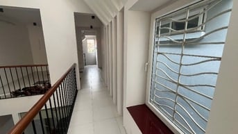 Cần bán sớm nhà Linh Lang,~ 80m2, lô góc, 3 thoáng, trước sau như 1 