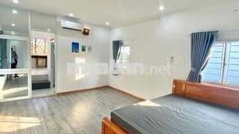 CUỐI THÁNG CÓ CĂN 2 PHÒNG NGỦ TÁCH BẾP - MẶT TIỀN HOÀNG SA